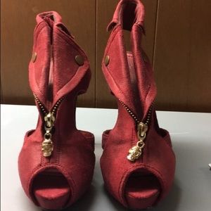 JustFab Pumps / Heels